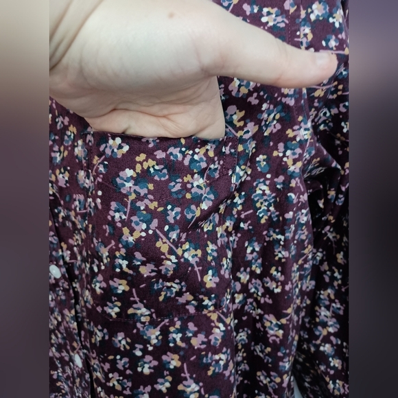 LL Bean Red Maroon Floral Wrinkle Free Long Sleeve Shirt Womens Cottage(#848) - Picture 5 of 9